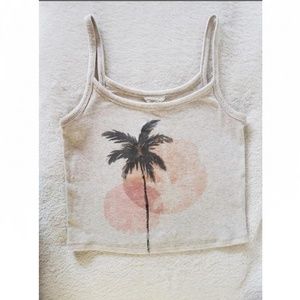 I'm selling this beautiful beachy like crop top